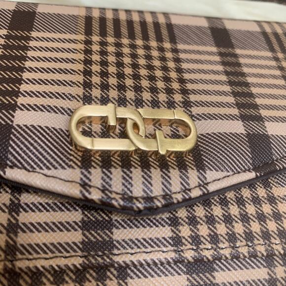 TIME and TRU Brown Plaid Faux Leather Crossbody Clutch Wallet-on-a-String NWT - Picture 3 of 13